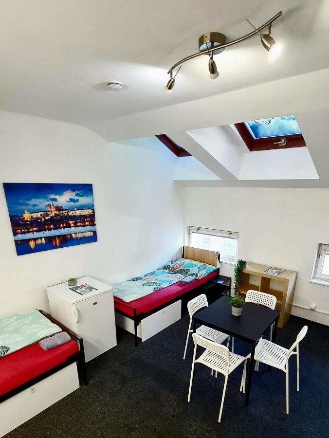 Thai Sun Hostel Prag Exterior foto