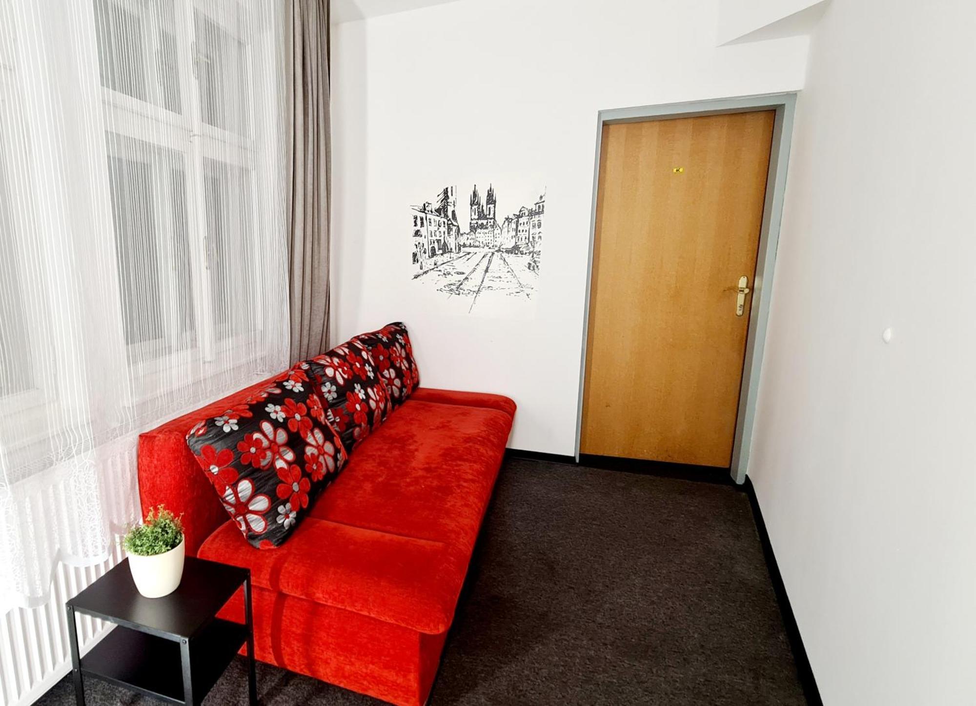 Thai Sun Hostel Prag Exterior foto